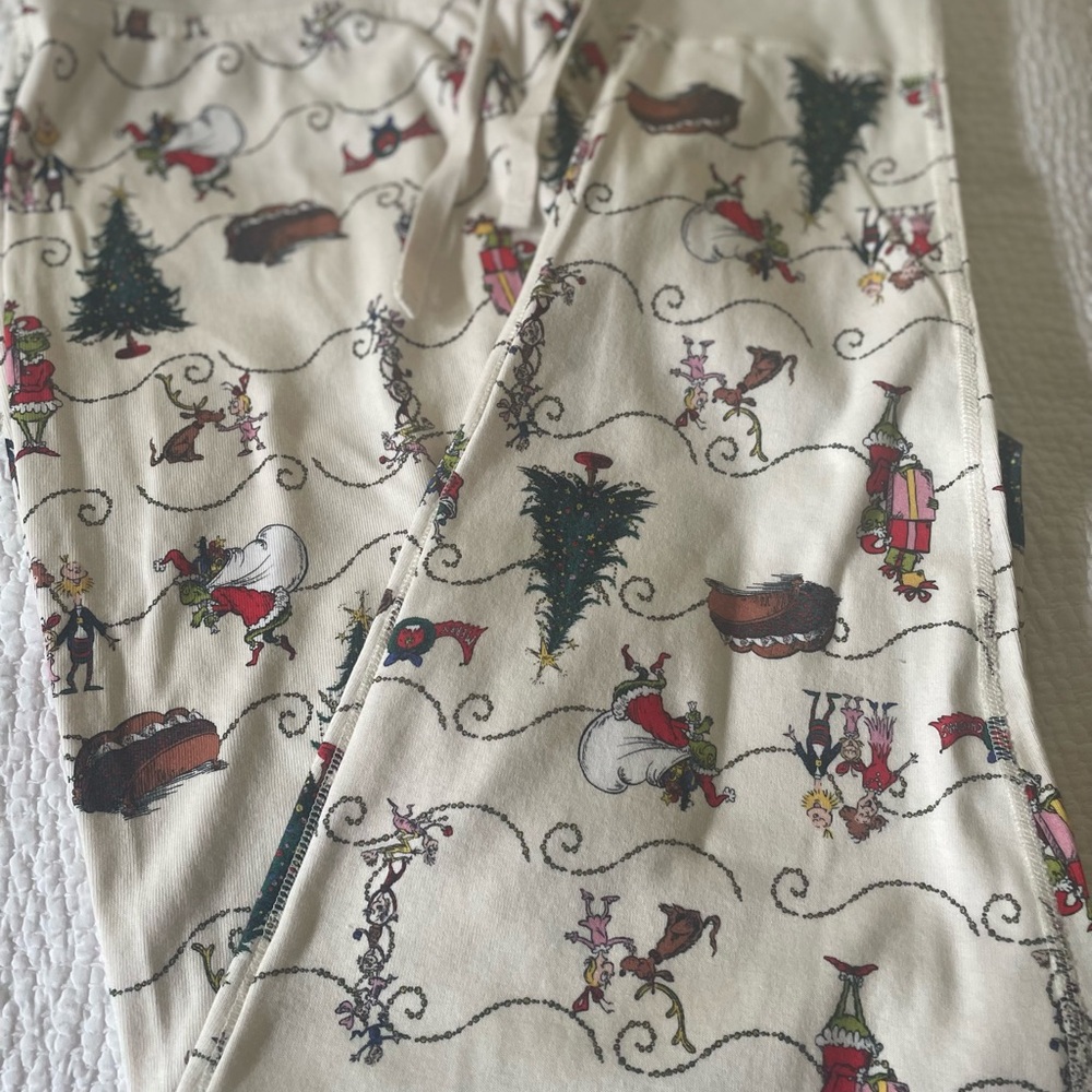 Hanna Andersson Cream Cotton Knit PJ Bottoms with Grinch Holiday Print.